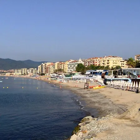 Savona, Due Passi Dalla Darsena, Grazioso Trilocale Appartement Savona