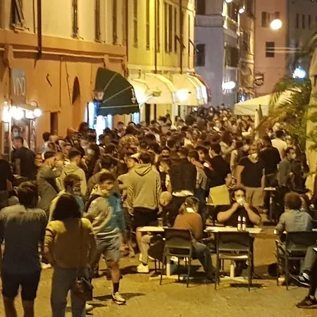 Savona, Due Passi Dalla Darsena, Grazioso Trilocale Apartment